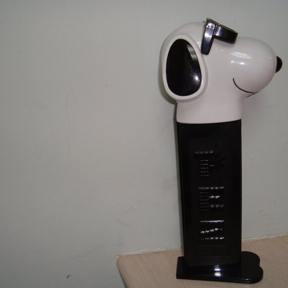 Pez Dispenser Large Musical Peanuts Snoopy Joe Cool - Picture 2 of 4